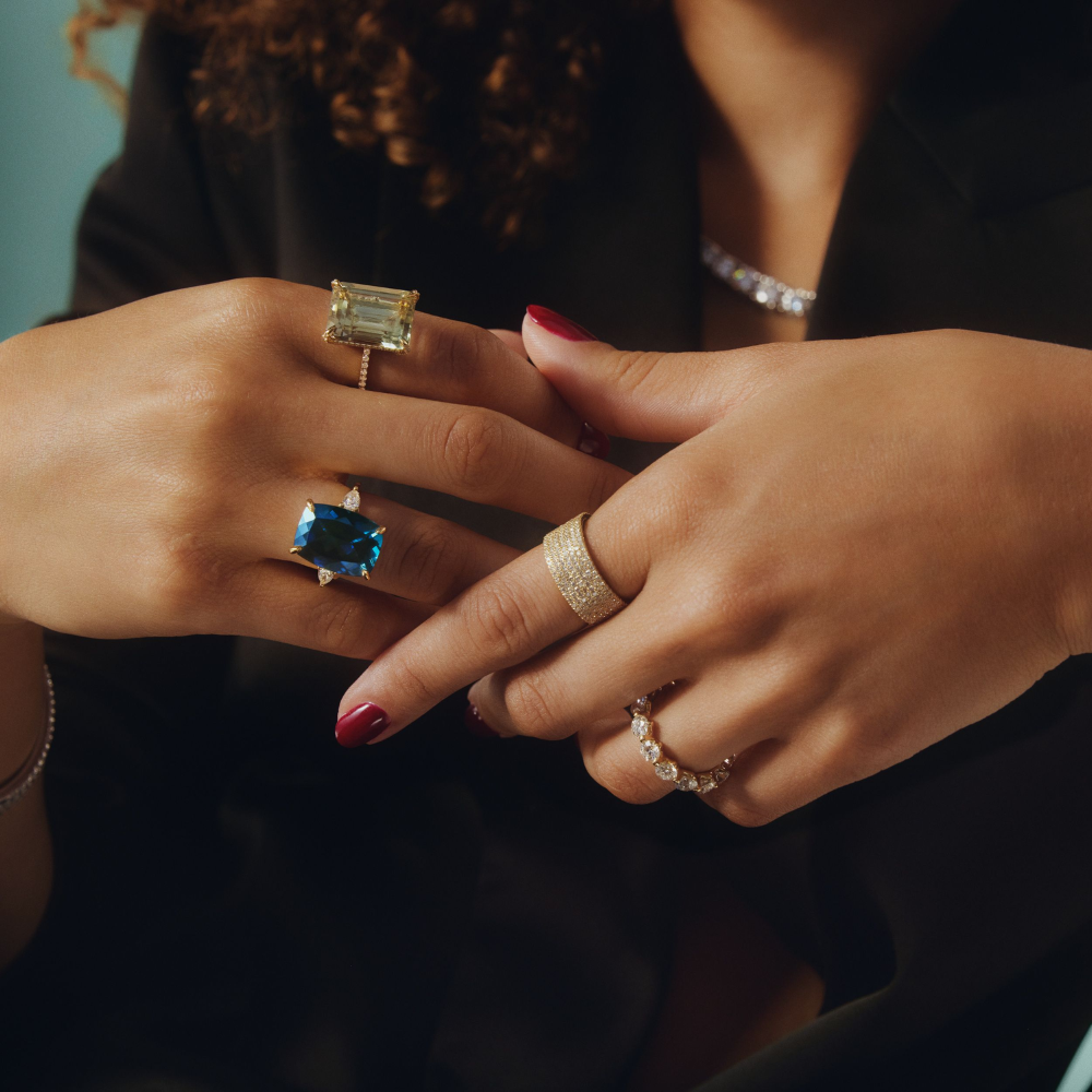 How to Wear a Cocktail Ring?