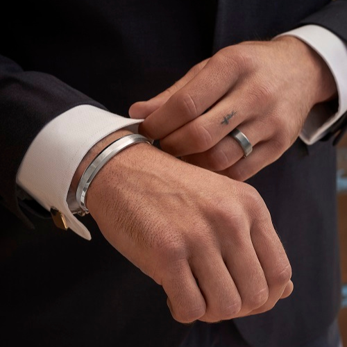 How to Write a Best Man Speech: Examples, Templates, & Opening Lines